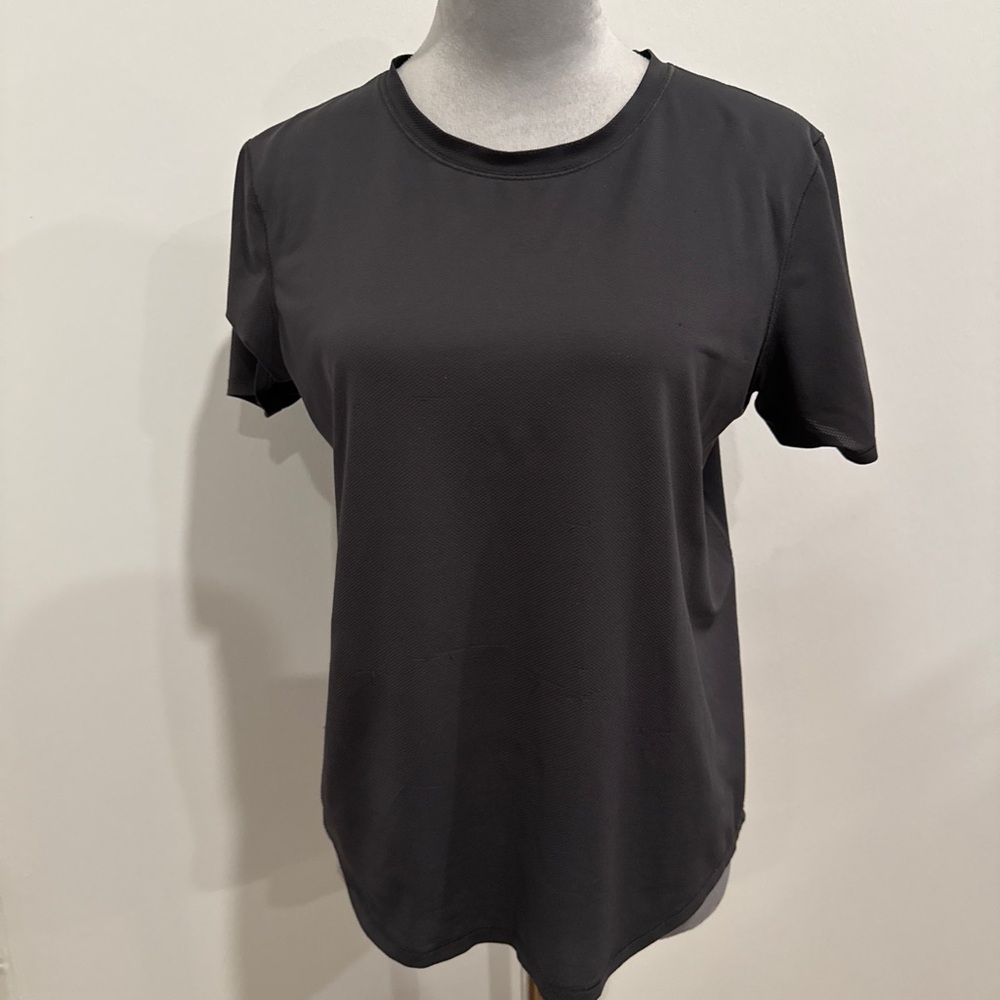 lululemon athletica High Neck Run and Train Tee. Graphite Grey Size 8.